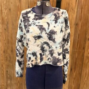 Colsie Tie-Dye Cropped Sweatshirt in Black & Cream with Pale Blue Accents